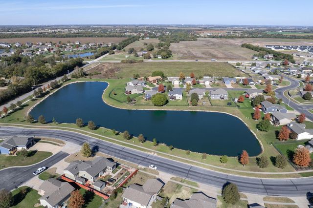 1617 N McRae Ct, Goddard, KS 67052