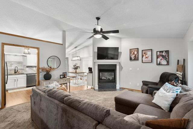 1617 N McRae Ct, Goddard, KS 67052