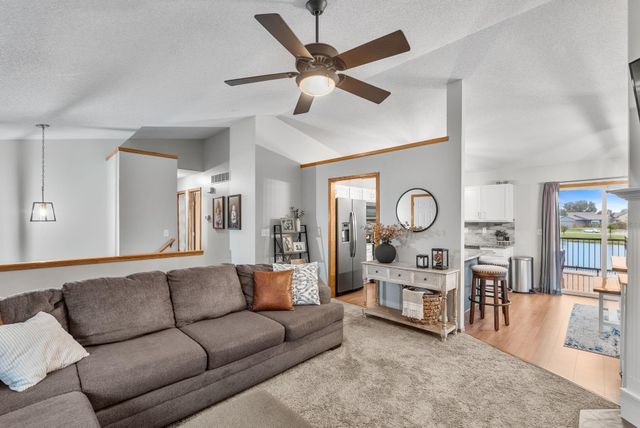 1617 N McRae Ct, Goddard, KS 67052