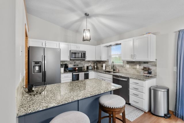 1617 N McRae Ct, Goddard, KS 67052