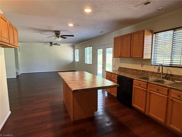 4 Vodington Circle, Greensboro, NC 27405