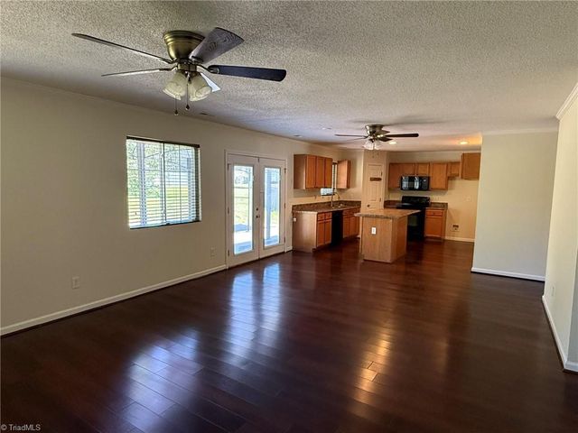 4 Vodington Circle, Greensboro, NC 27405