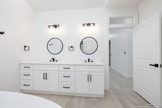 329 BLUEBONNET BREEZE, Canyon Lake, TX 78133