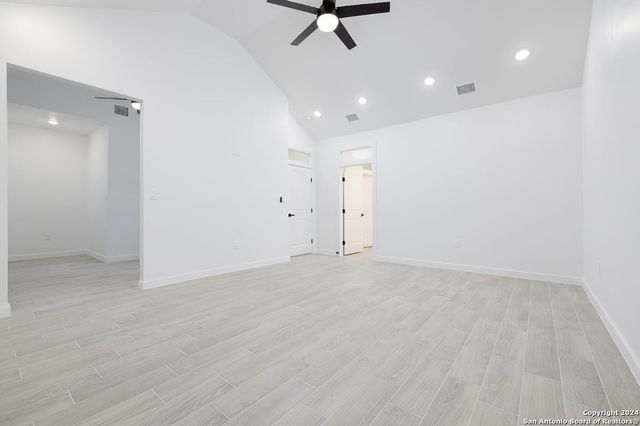 329 BLUEBONNET BREEZE, Canyon Lake, TX 78133