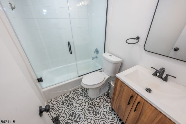 7 Pine St, Jefferson Twp., NJ 07849