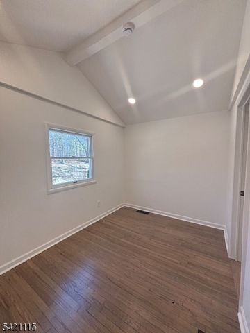 7 Pine St, Jefferson Twp., NJ 07849