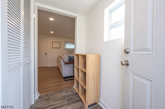 7 Pine St, Jefferson Twp., NJ 07849