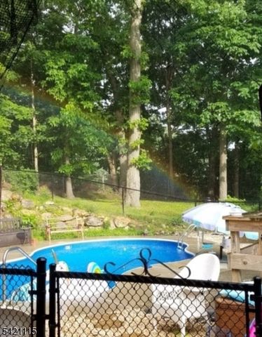 7 Pine St, Jefferson Twp., NJ 07849