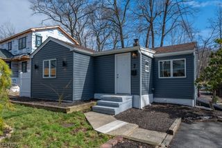7 Pine St, Jefferson Twp., NJ 07849