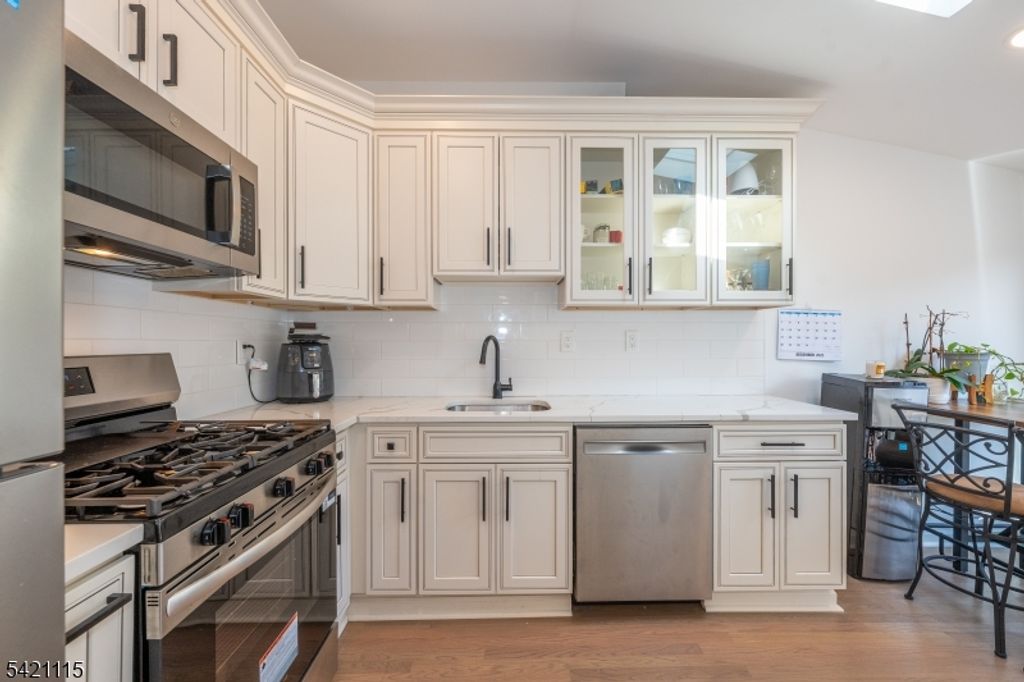 7 Pine St, Jefferson Twp., NJ 07849