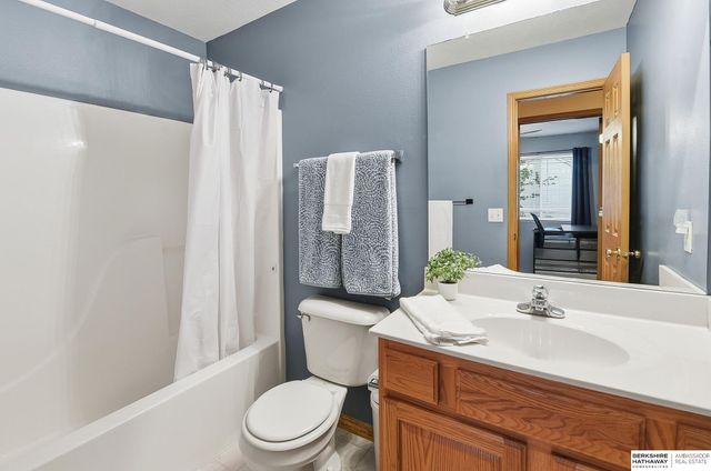 5409 S 190th Street, Omaha, NE 68135