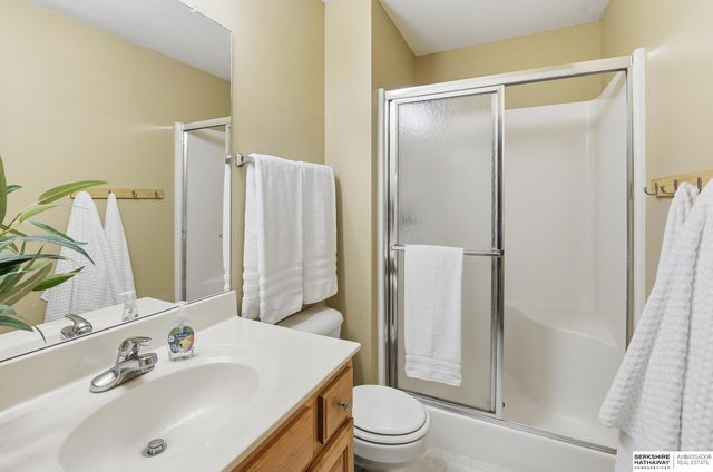 5409 S 190th Street, Omaha, NE 68135