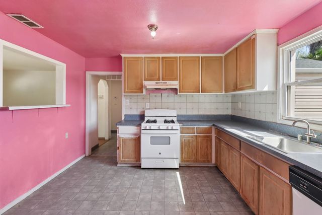 1022 Frienza Ave, Sacramento, CA 95815