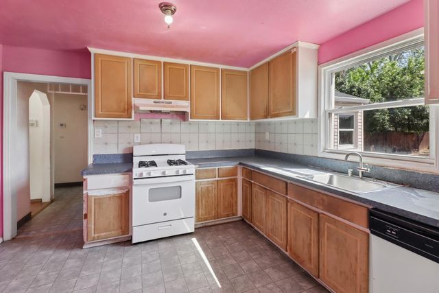 1022 Frienza Ave, Sacramento, CA 95815