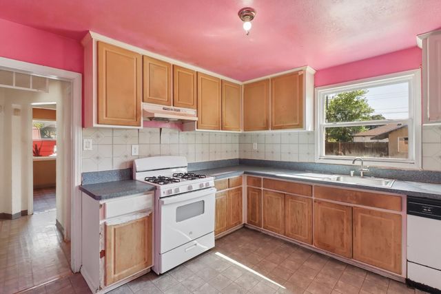 1022 Frienza Ave, Sacramento, CA 95815