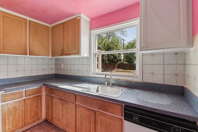 1022 Frienza Ave, Sacramento, CA 95815