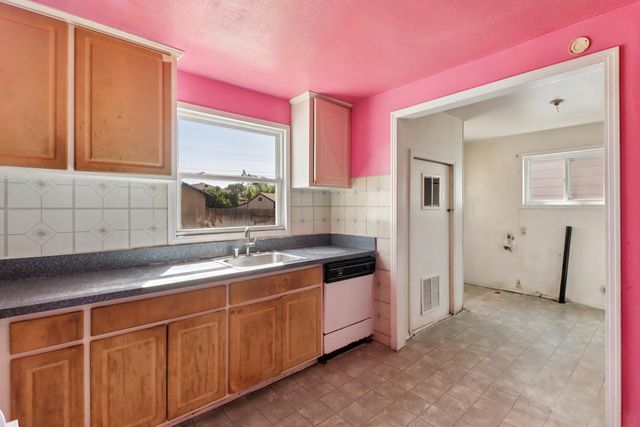 1022 Frienza Ave, Sacramento, CA 95815