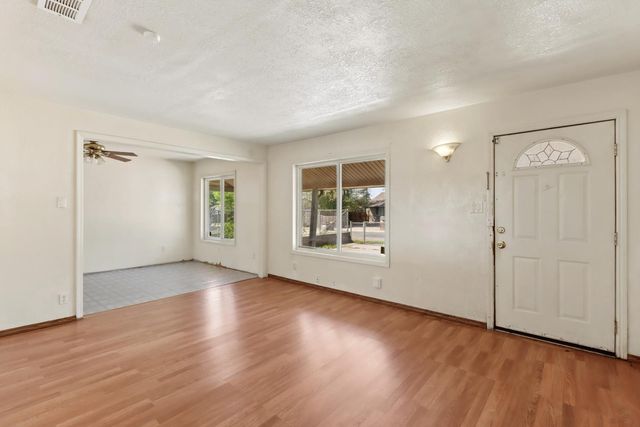 1022 Frienza Ave, Sacramento, CA 95815