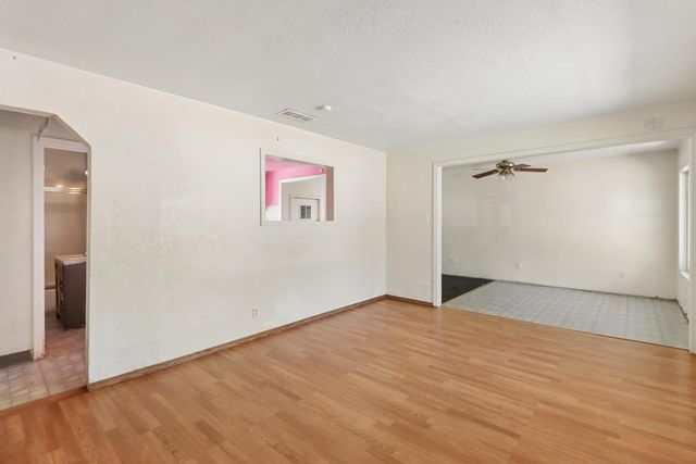 1022 Frienza Ave, Sacramento, CA 95815