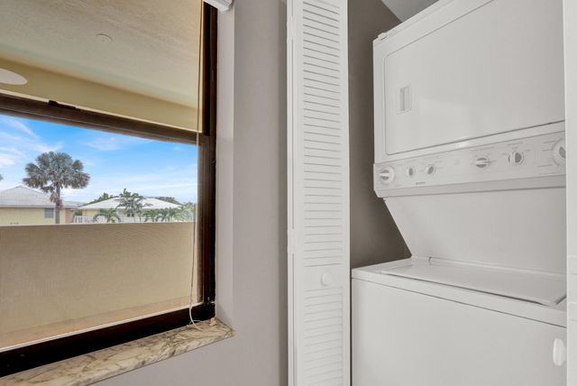 115 Bamboo Road 205, Palm Beach Shores, FL 33404