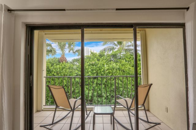 115 Bamboo Road 205, Palm Beach Shores, FL 33404