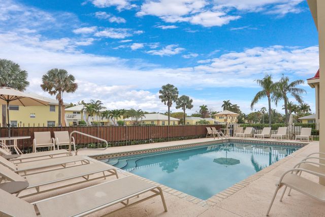 115 Bamboo Road 205, Palm Beach Shores, FL 33404