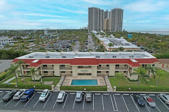 115 Bamboo Road 205, Palm Beach Shores, FL 33404