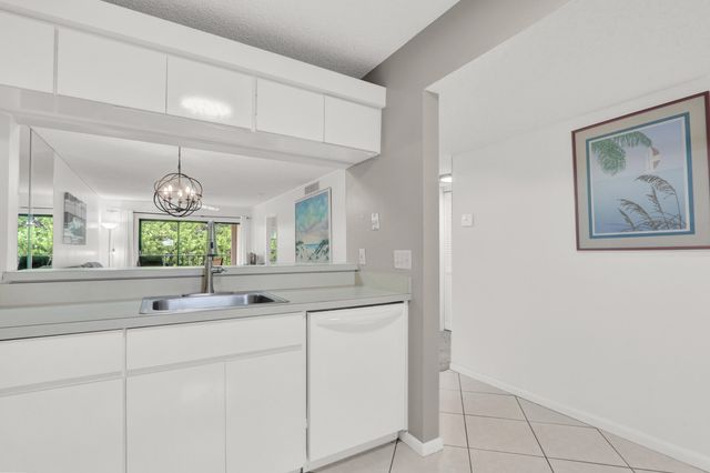 115 Bamboo Road 205, Palm Beach Shores, FL 33404