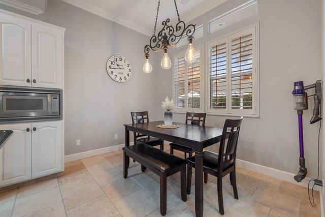 2067 Robin Hood Ln, Merced, CA 95340