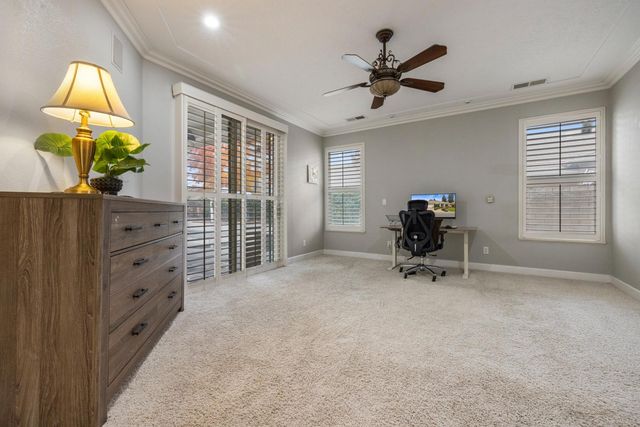 2067 Robin Hood Ln, Merced, CA 95340