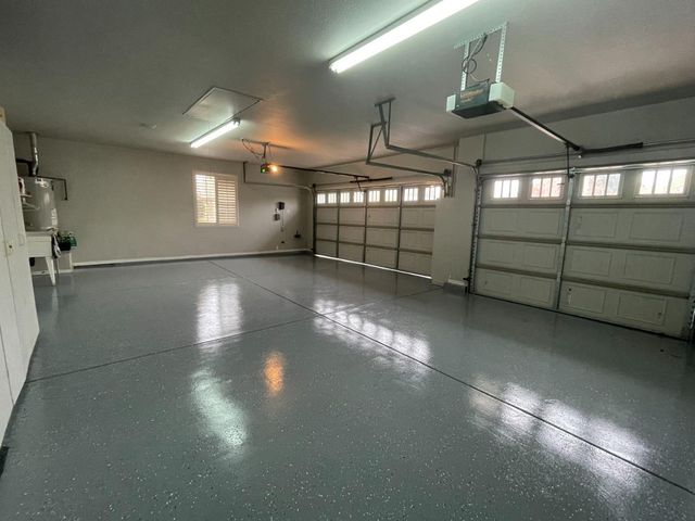 2067 Robin Hood Ln, Merced, CA 95340