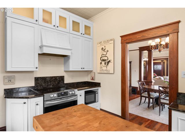 837 Se WATSON St, Roseburg, OR 97470