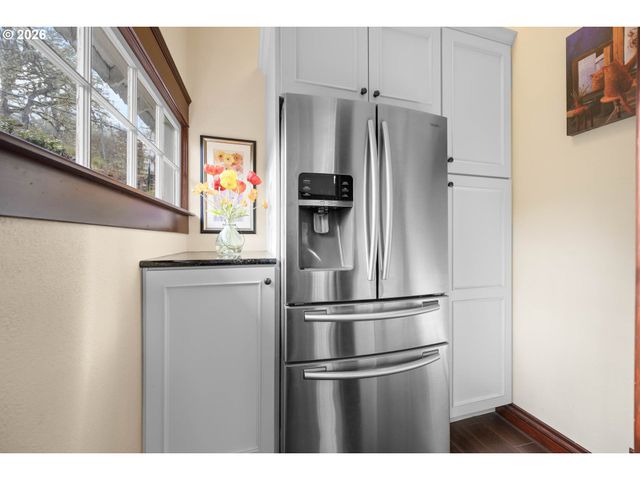 837 Se WATSON St, Roseburg, OR 97470