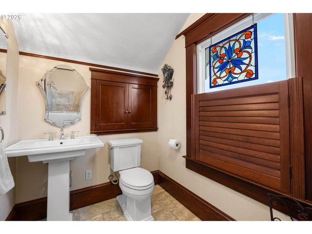 837 Se WATSON St, Roseburg, OR 97470