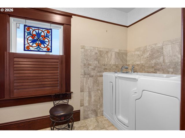 837 Se WATSON St, Roseburg, OR 97470