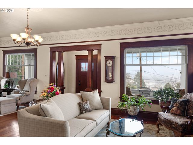 837 Se WATSON St, Roseburg, OR 97470