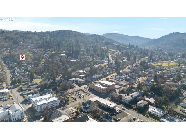 837 Se WATSON St, Roseburg, OR 97470