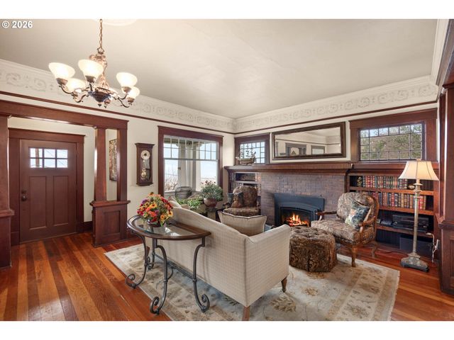 837 Se WATSON St, Roseburg, OR 97470