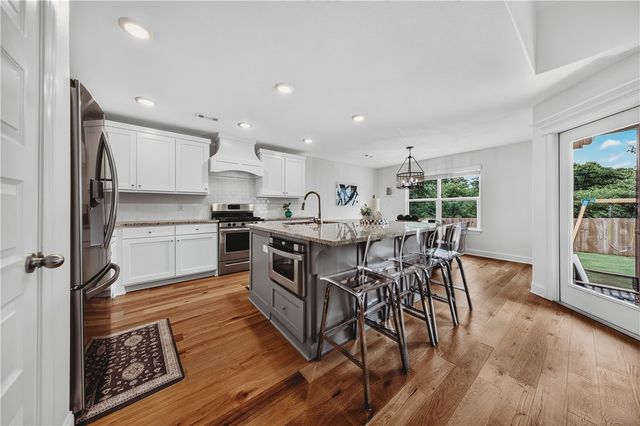 5803 W Poison Springs Drive, Fayetteville, AR 72704