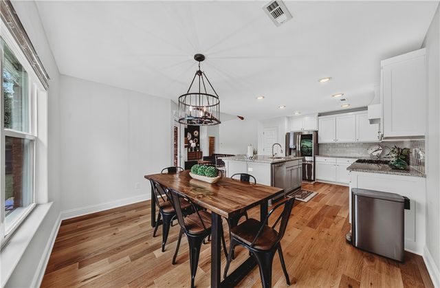 5803 W Poison Springs Drive, Fayetteville, AR 72704