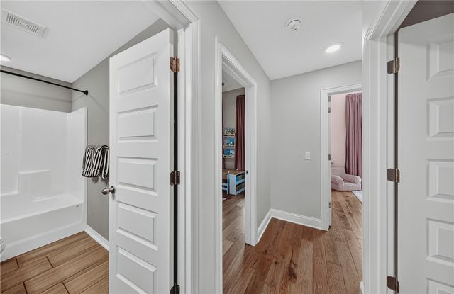 5803 W Poison Springs Drive, Fayetteville, AR 72704