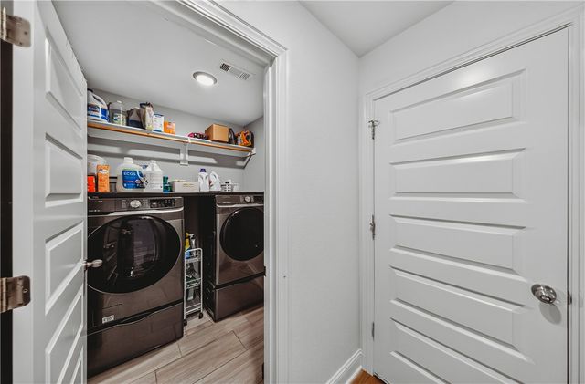 5803 W Poison Springs Drive, Fayetteville, AR 72704
