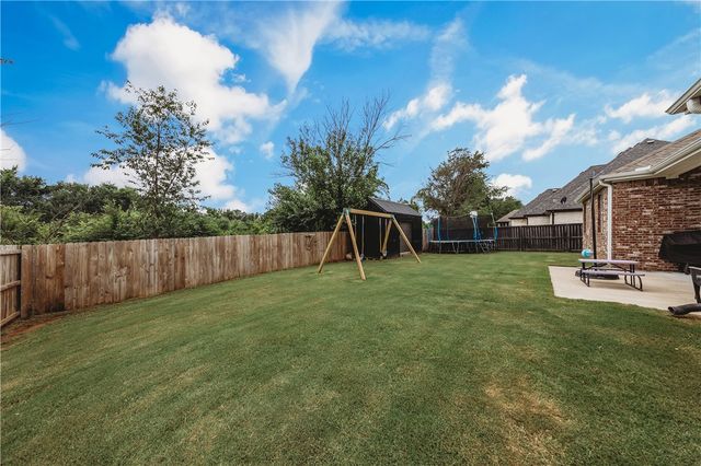 5803 W Poison Springs Drive, Fayetteville, AR 72704