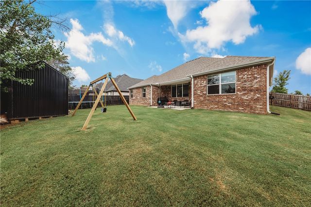 5803 W Poison Springs Drive, Fayetteville, AR 72704