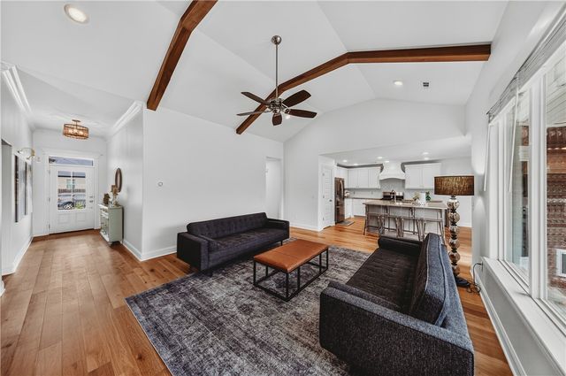5803 W Poison Springs Drive, Fayetteville, AR 72704