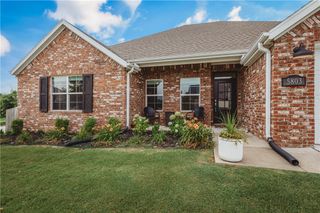 5803 W Poison Springs Drive, Fayetteville, AR 72704