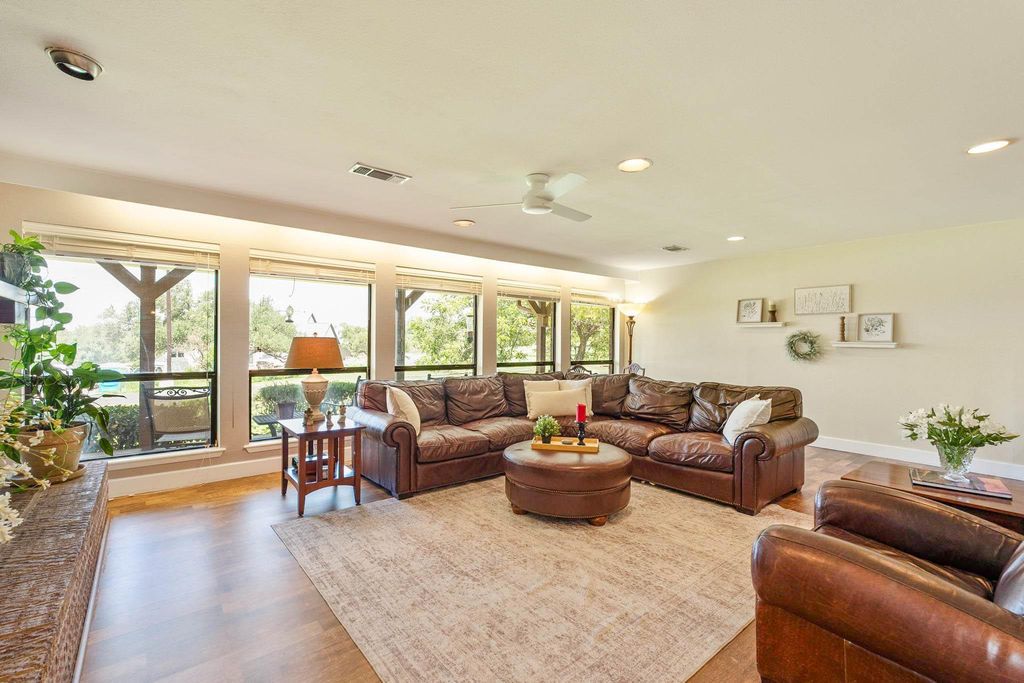 1905 Brushy Bend DR, Round Rock, TX 78681