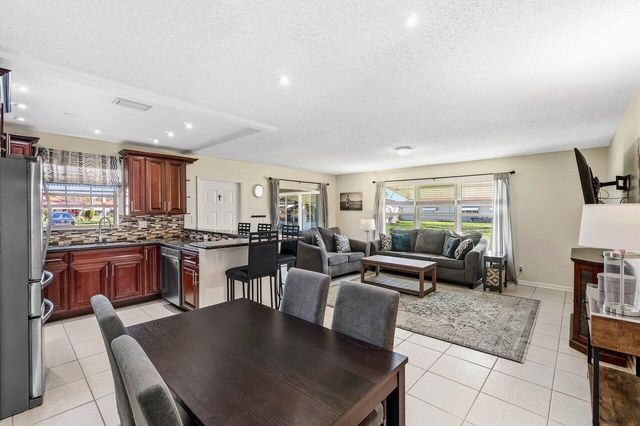 4850 NW 4th Street A, Delray Beach, FL 33445