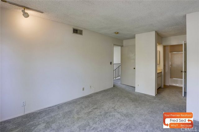 11350 Foothill, Lakeview Terrace, CA 91342