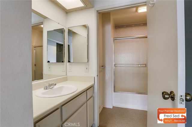 11350 Foothill, Lakeview Terrace, CA 91342